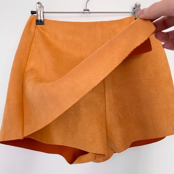 F21 Marigold Faux Suede Mini Skort - Picture 2 of 4